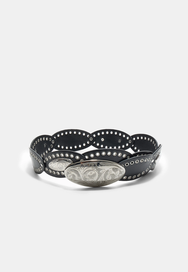 Широкий ремень с овальными пряжками