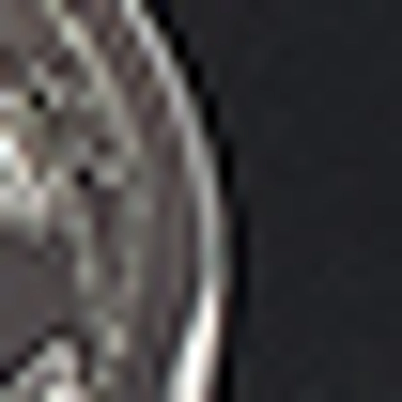 Широкий ремень с овальными пряжками