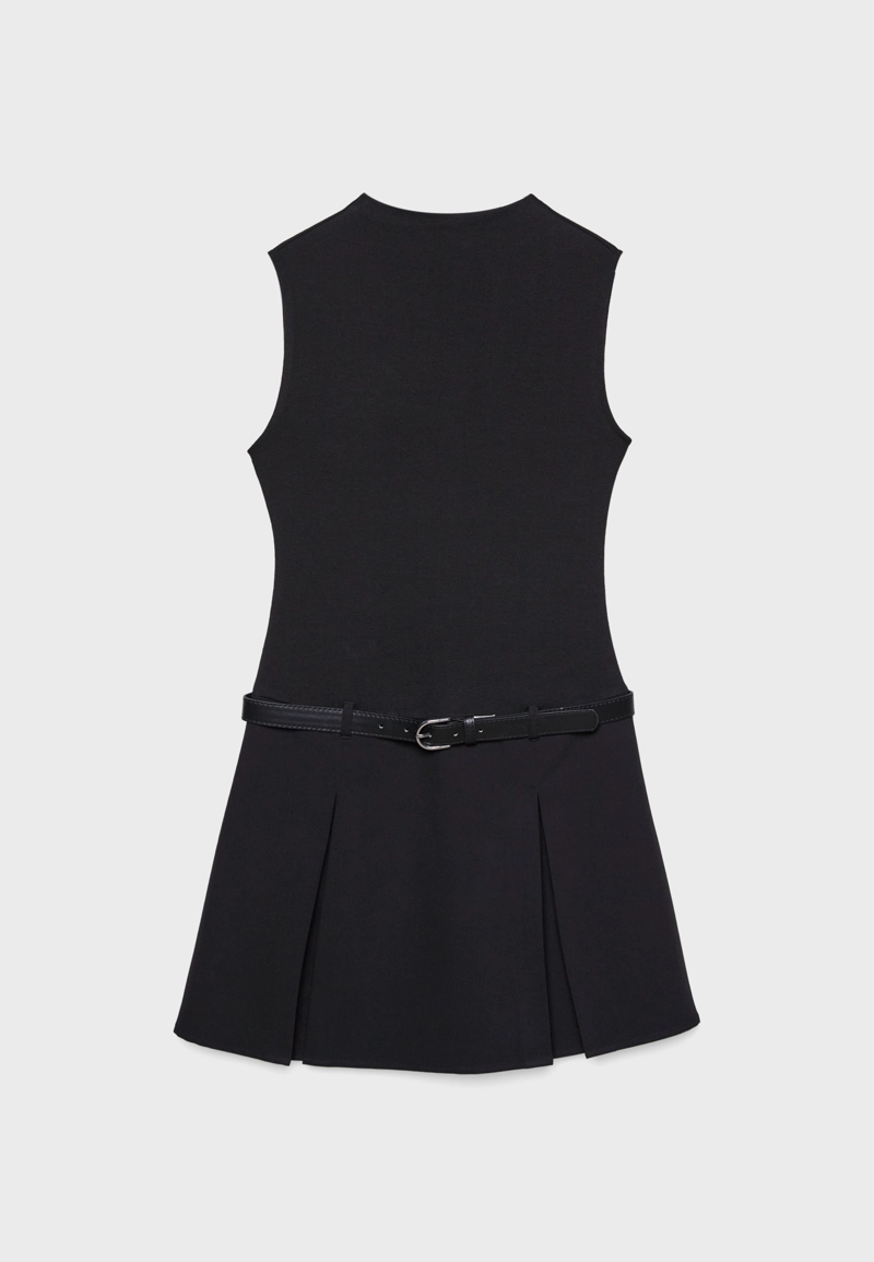 Короткое комбинированное платье с поясом