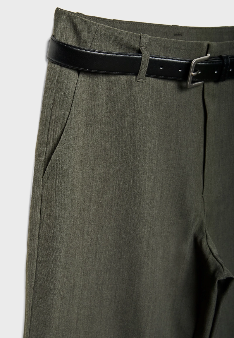 Прямые струящиеся брюки с поясом