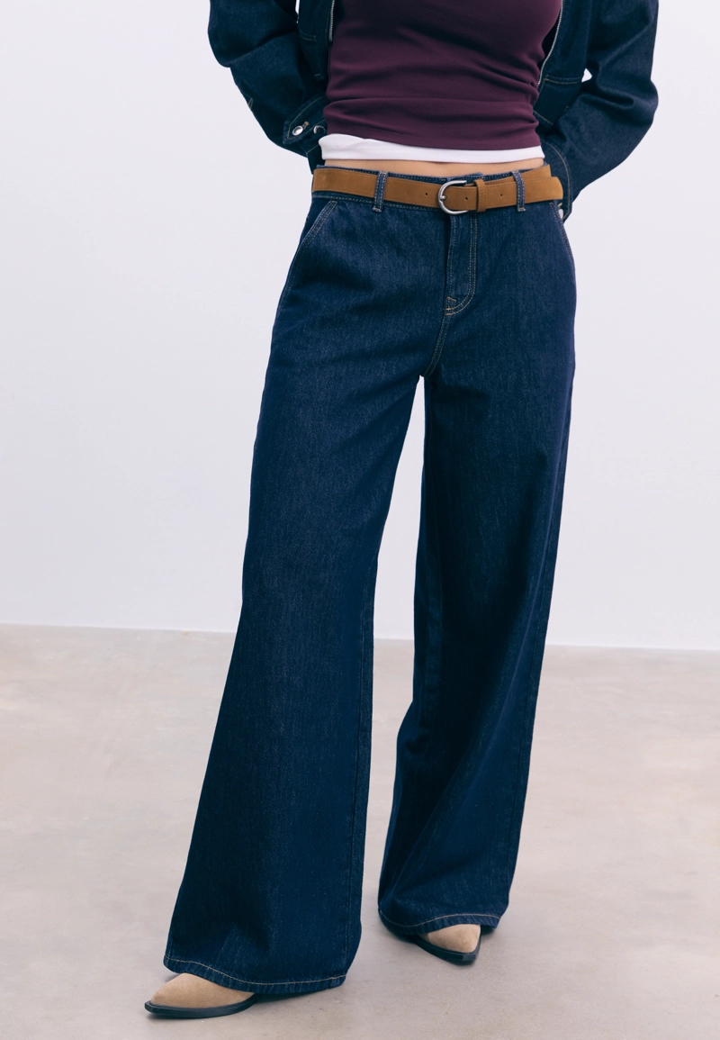 Джинсы свободного кроя с ремнем