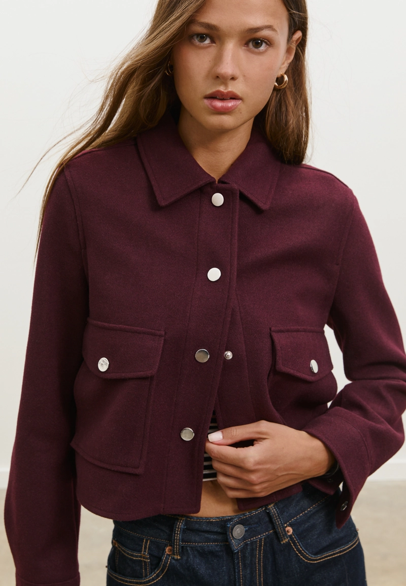 Укороченная куртка из мягкой ткани