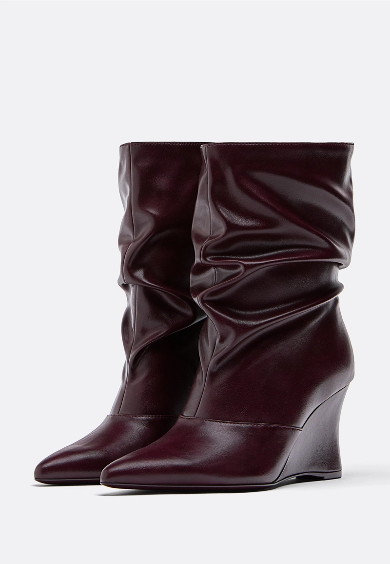 Ботильоны на танкетке свободного кроя