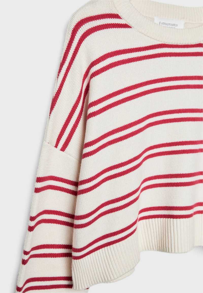 Укороченный полосатый трикотажный свитер