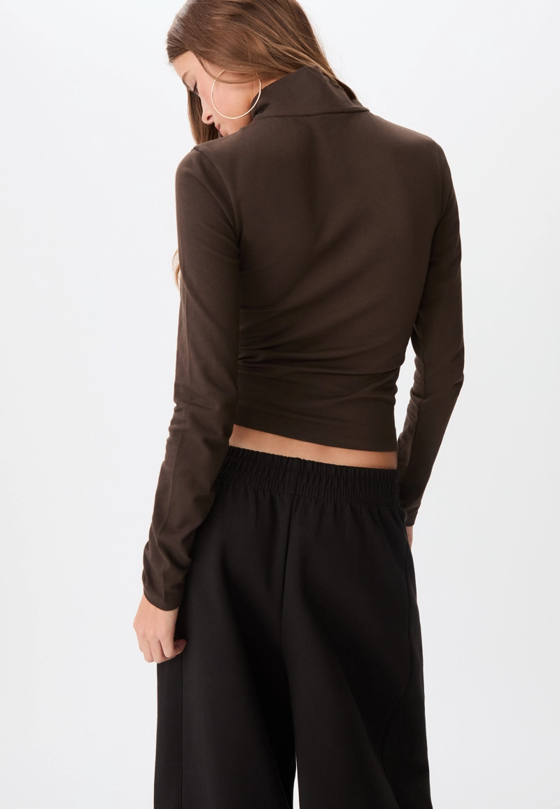 Футболка на двойной молнии