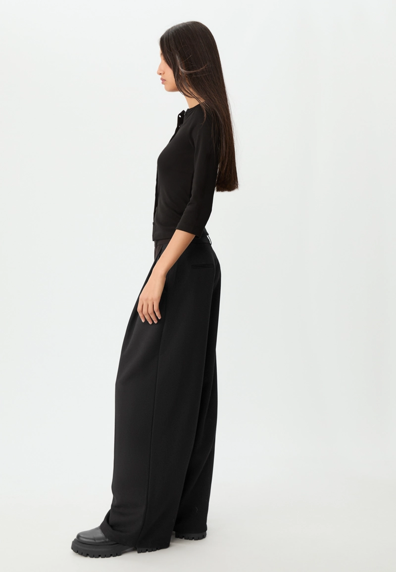 Классические брюки с защипами