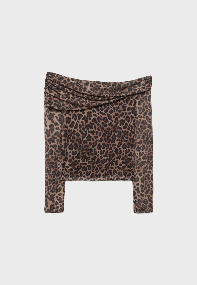 Асимметричная футболка из полупрозрачной ткани с принтом