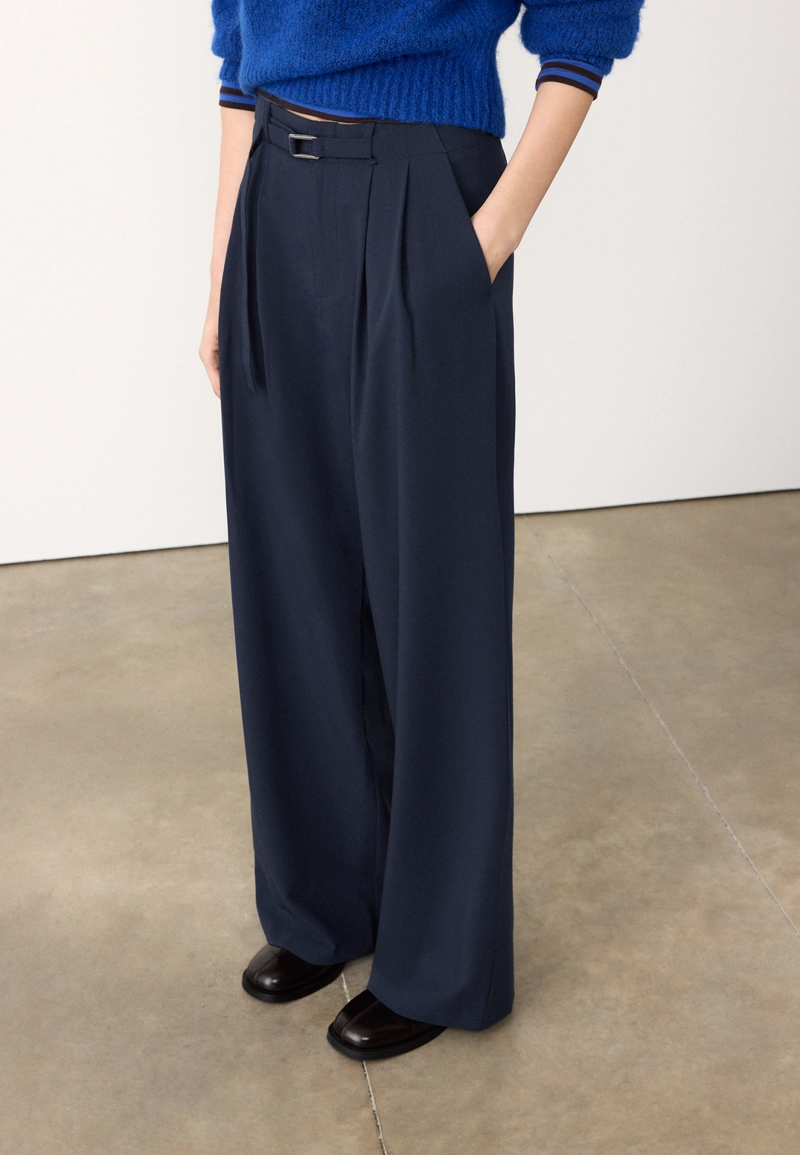 Широкие брюки с пряжкой