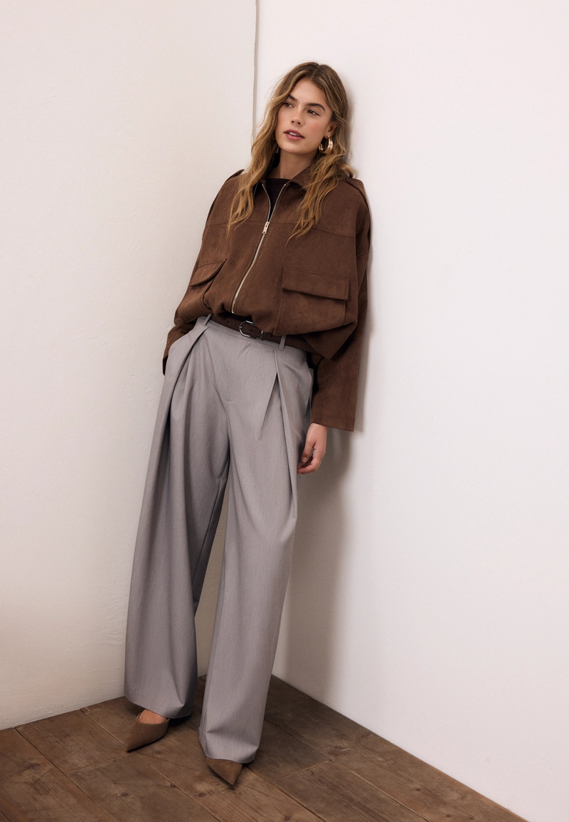 Брюки с макси-защипами и поясом