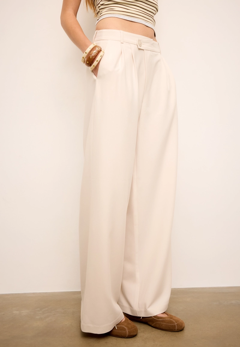 Повседневные брюки в полоску с перекрестной талией