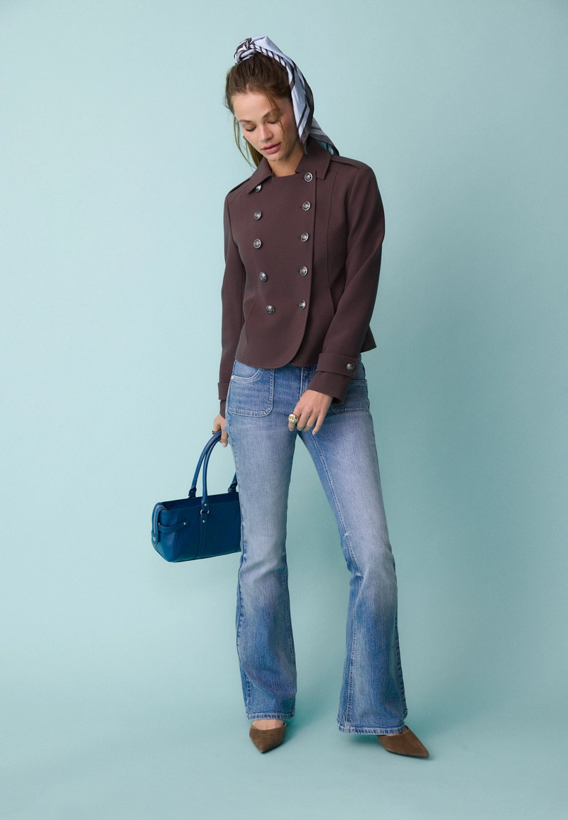 Пиджак с гравированными пуговицами