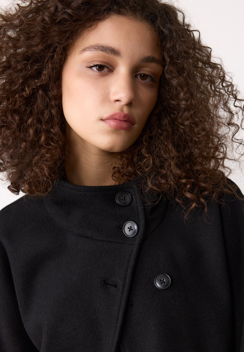 Мягкая куртка-накидка