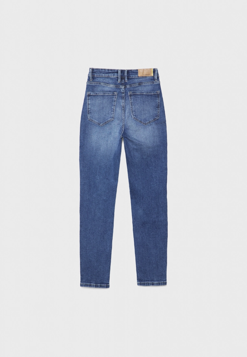 D10 Джинсы mom зауженного кроя