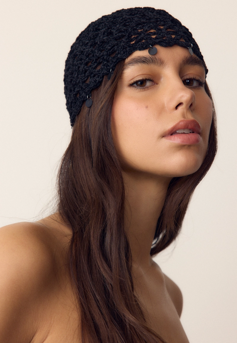 Каскетка с бусинами