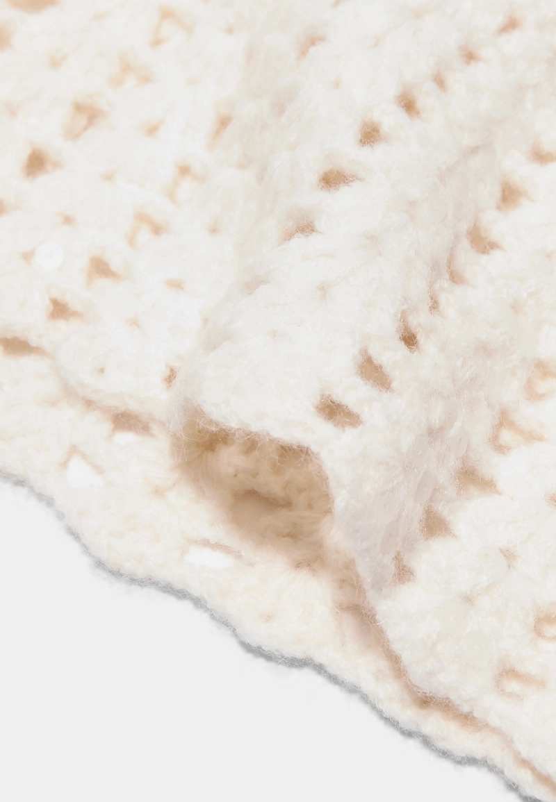 Каскетка из кружева кроше с пайетками