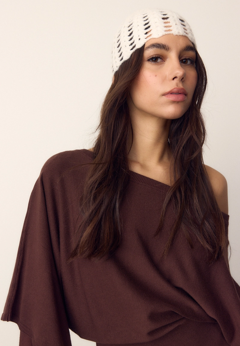 Каскетка из кружева кроше с пайетками