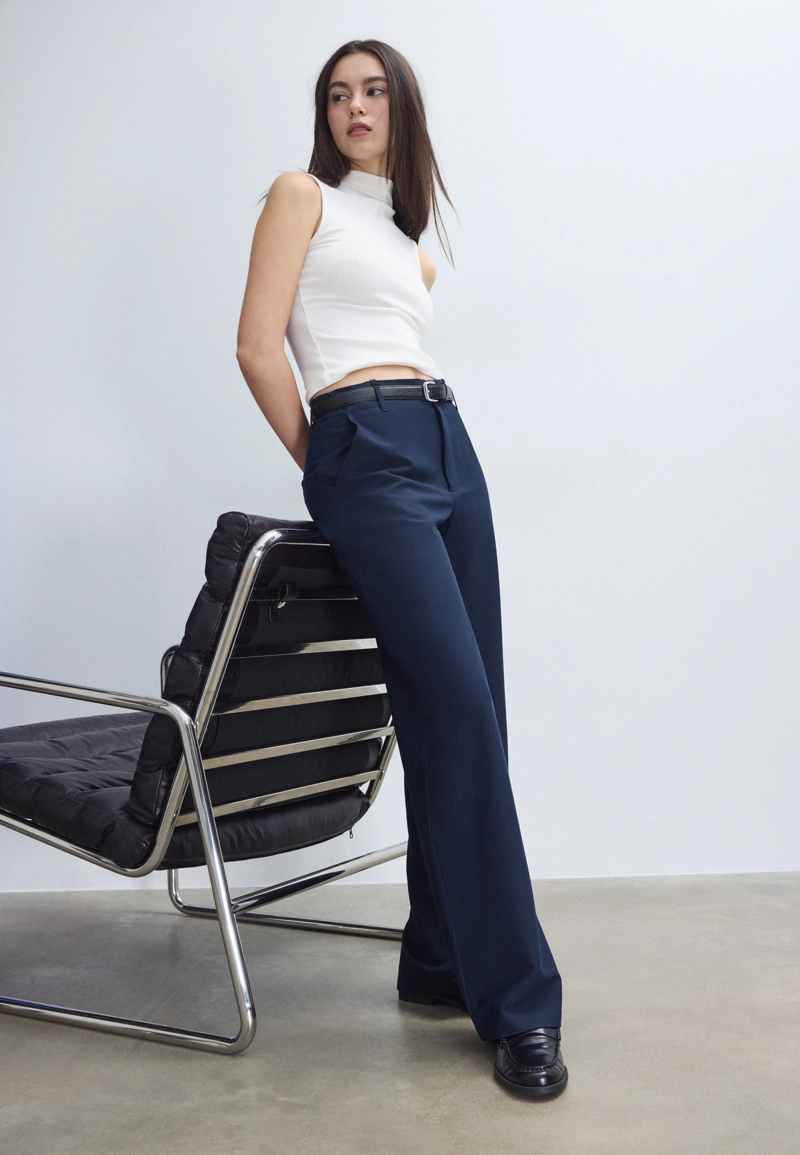 Прямые струящиеся брюки с поясом