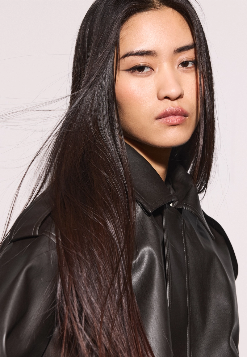 Объемная байкерская куртка из искусственной кожи