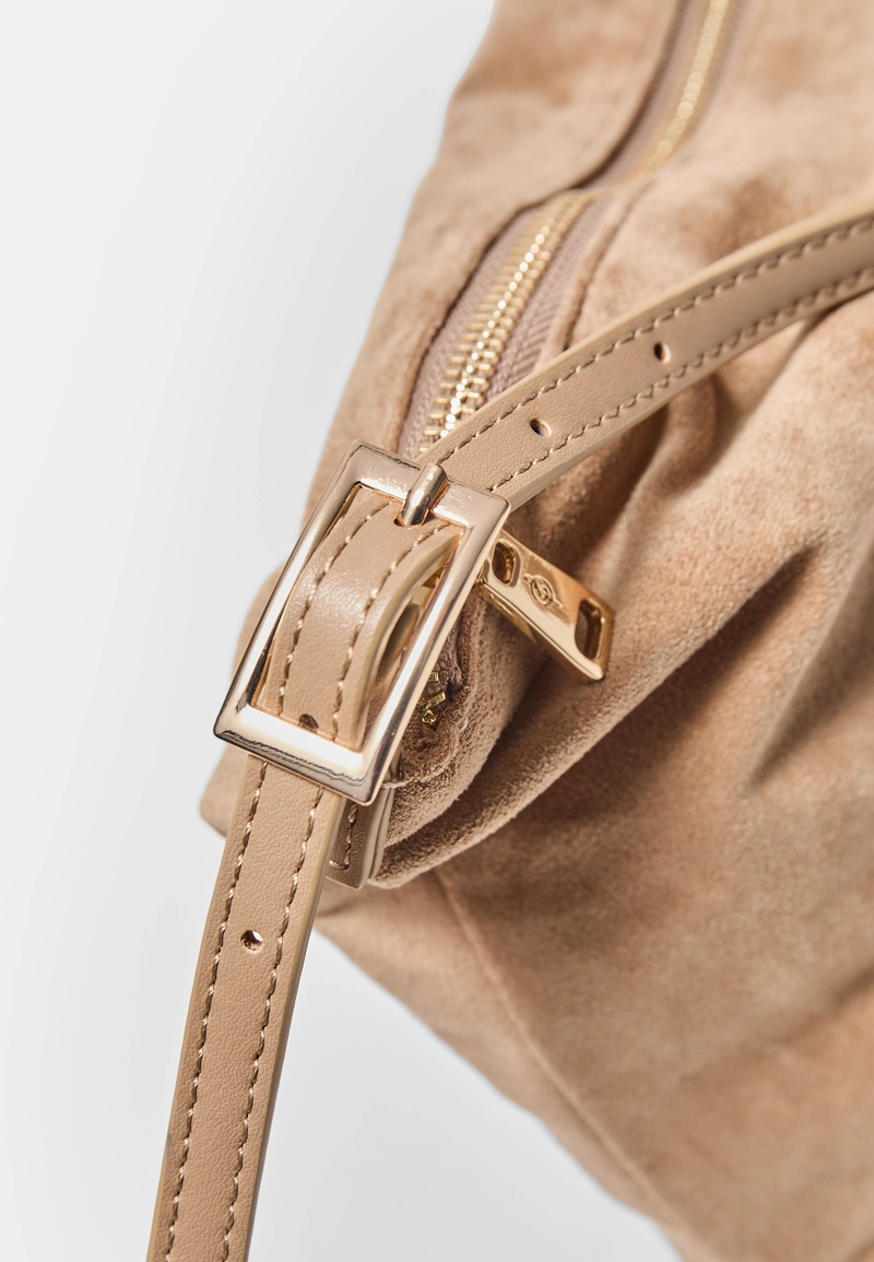 Мягкая мини-сумка на плечо на молнии