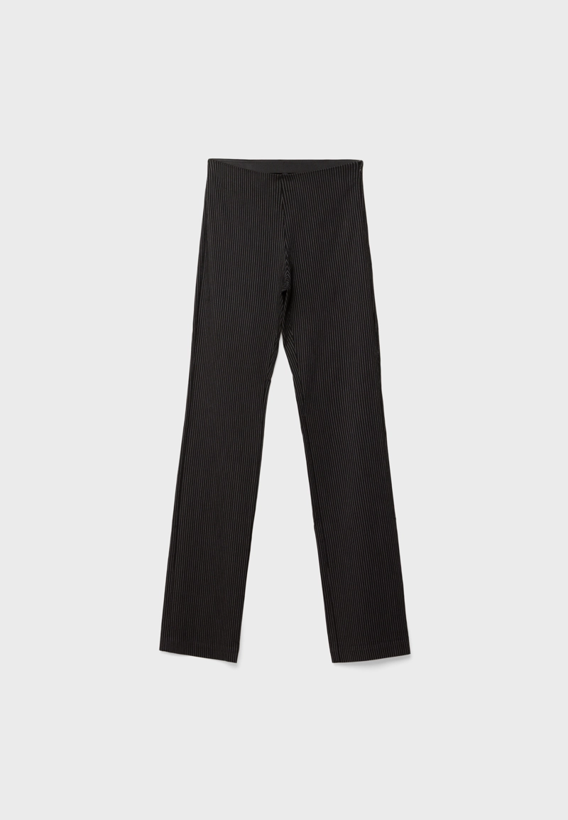 Зауженные брюки в полоску