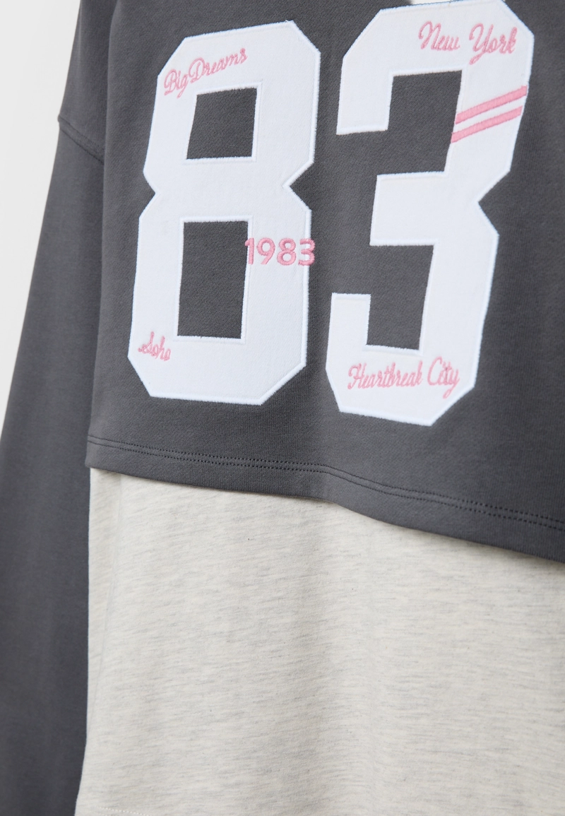 Комбинированная толстовка с вышивкой