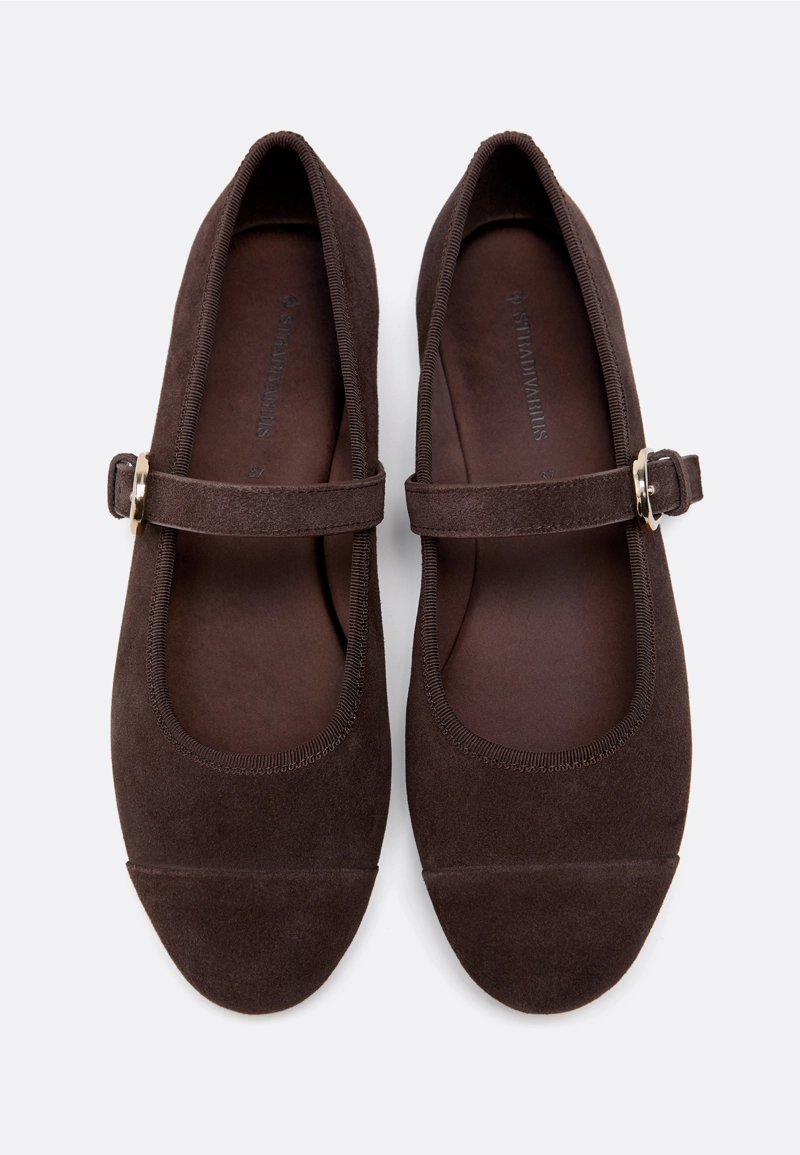 Кожаные балетки с носом