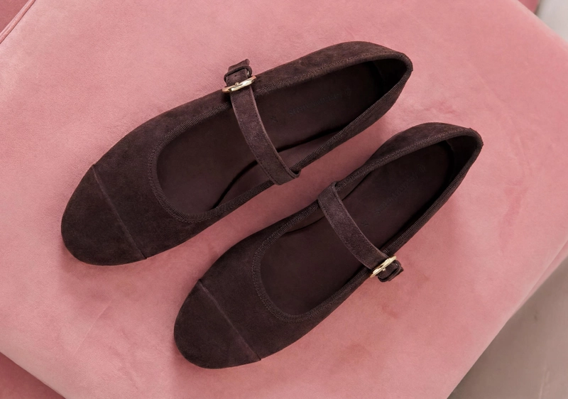 Кожаные балетки с носом