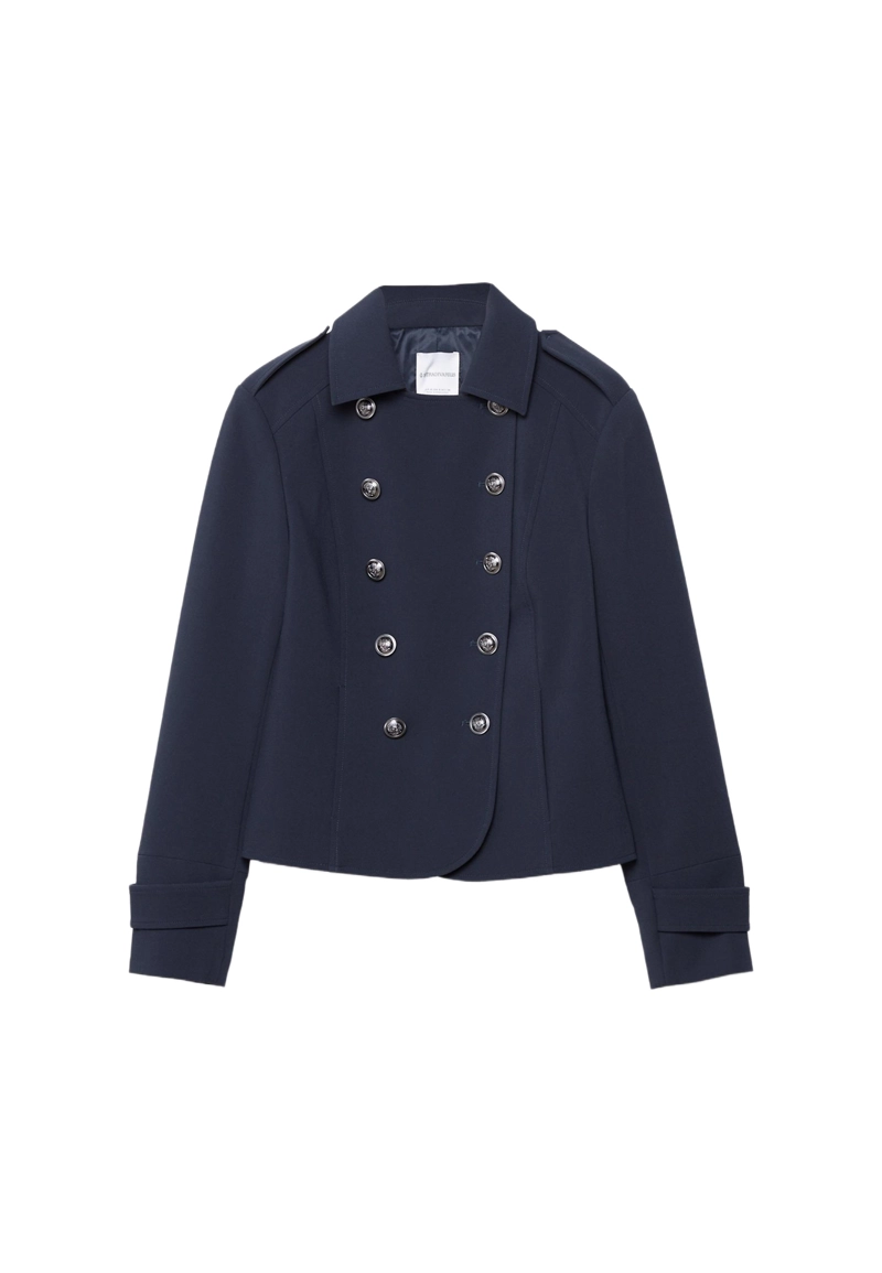 Приталенный пиджак с пуговицами с гравировкой