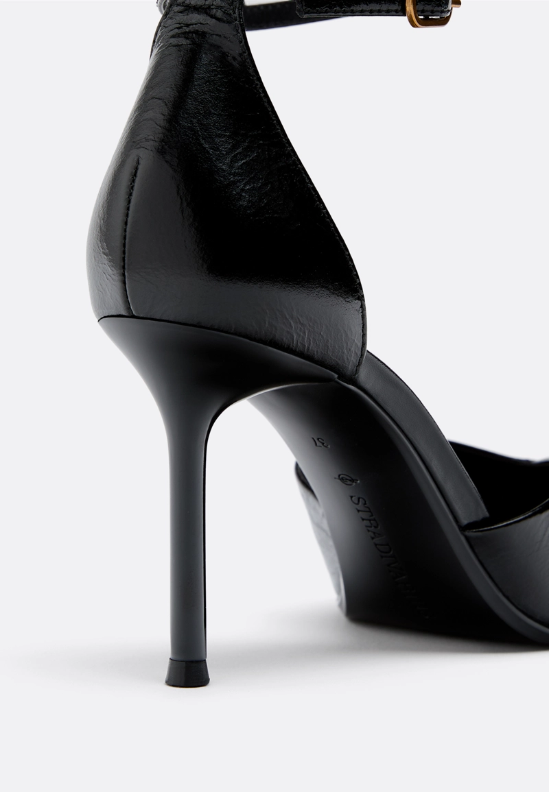 Кожаные туфли на шпильке