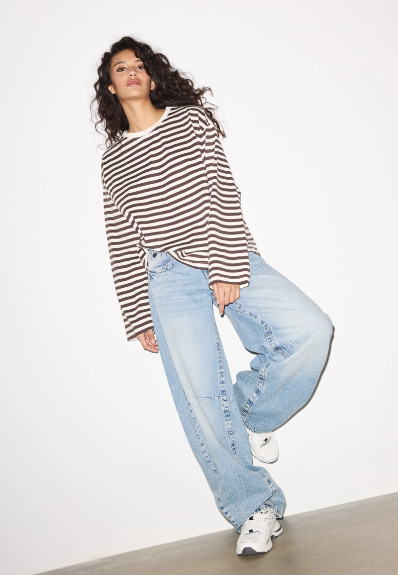 Полосатая футболка с длинными рукавами