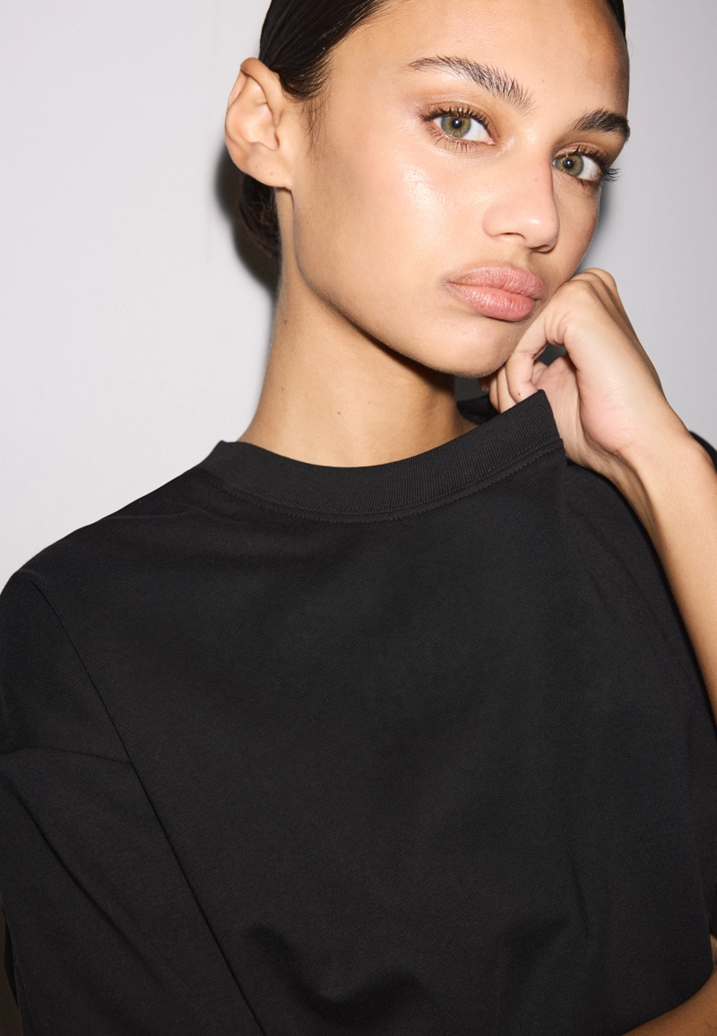 Футболка оверсайз с короткими рукавами