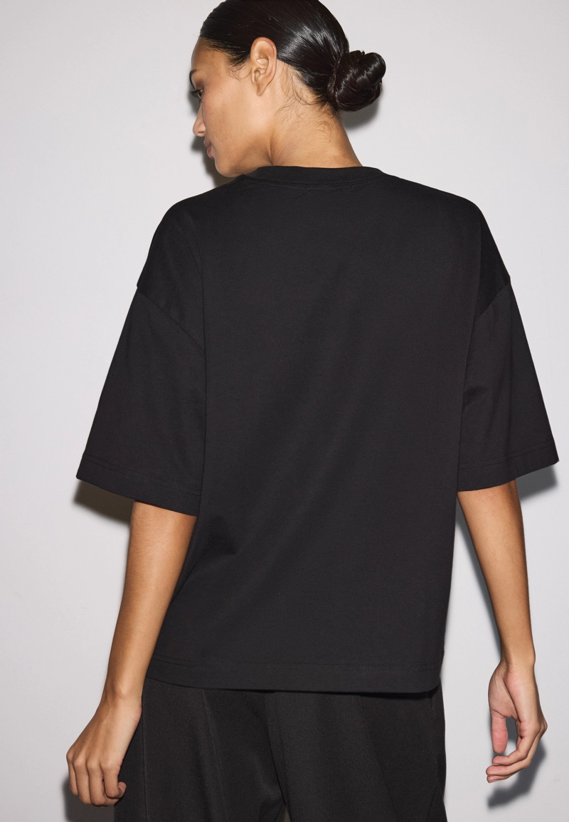 Футболка оверсайз с короткими рукавами