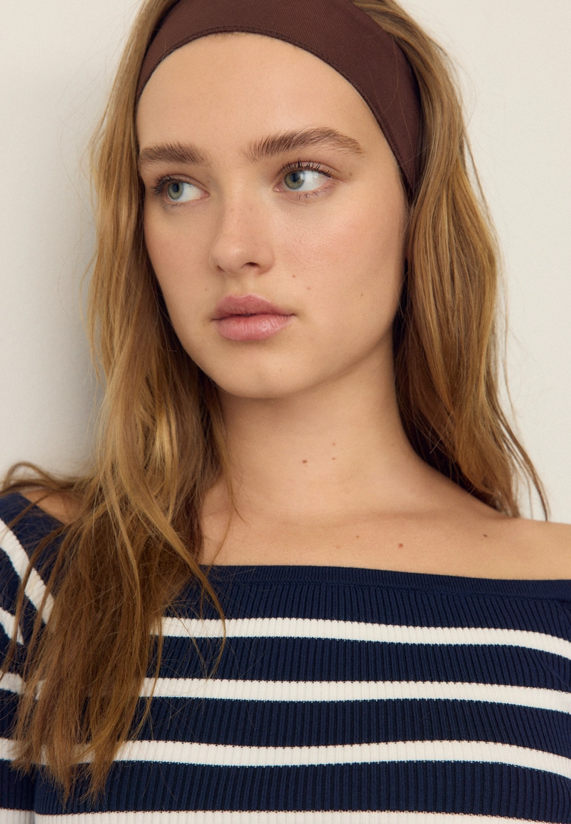 Трикотажный свитер в полоску облегающего кроя