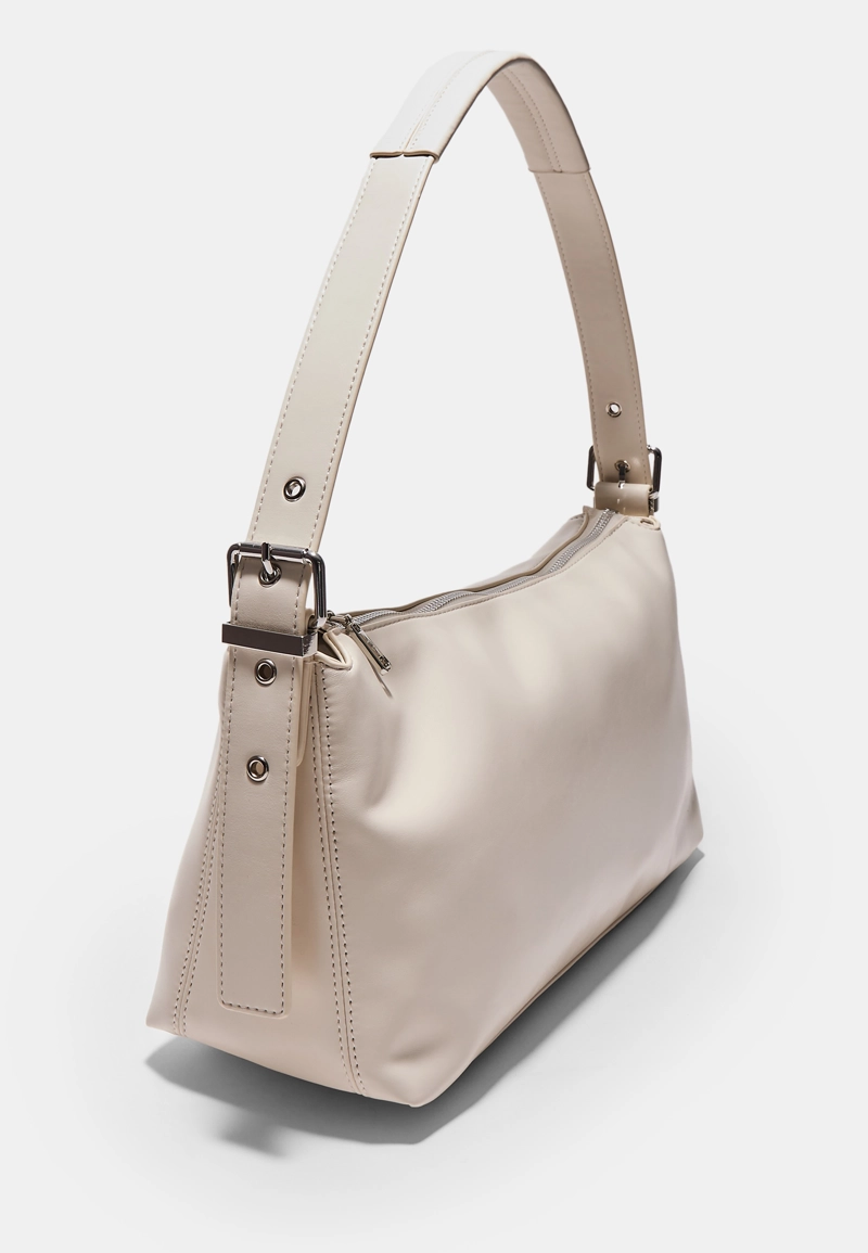 Сумка на плечо с мягкой пряжкой