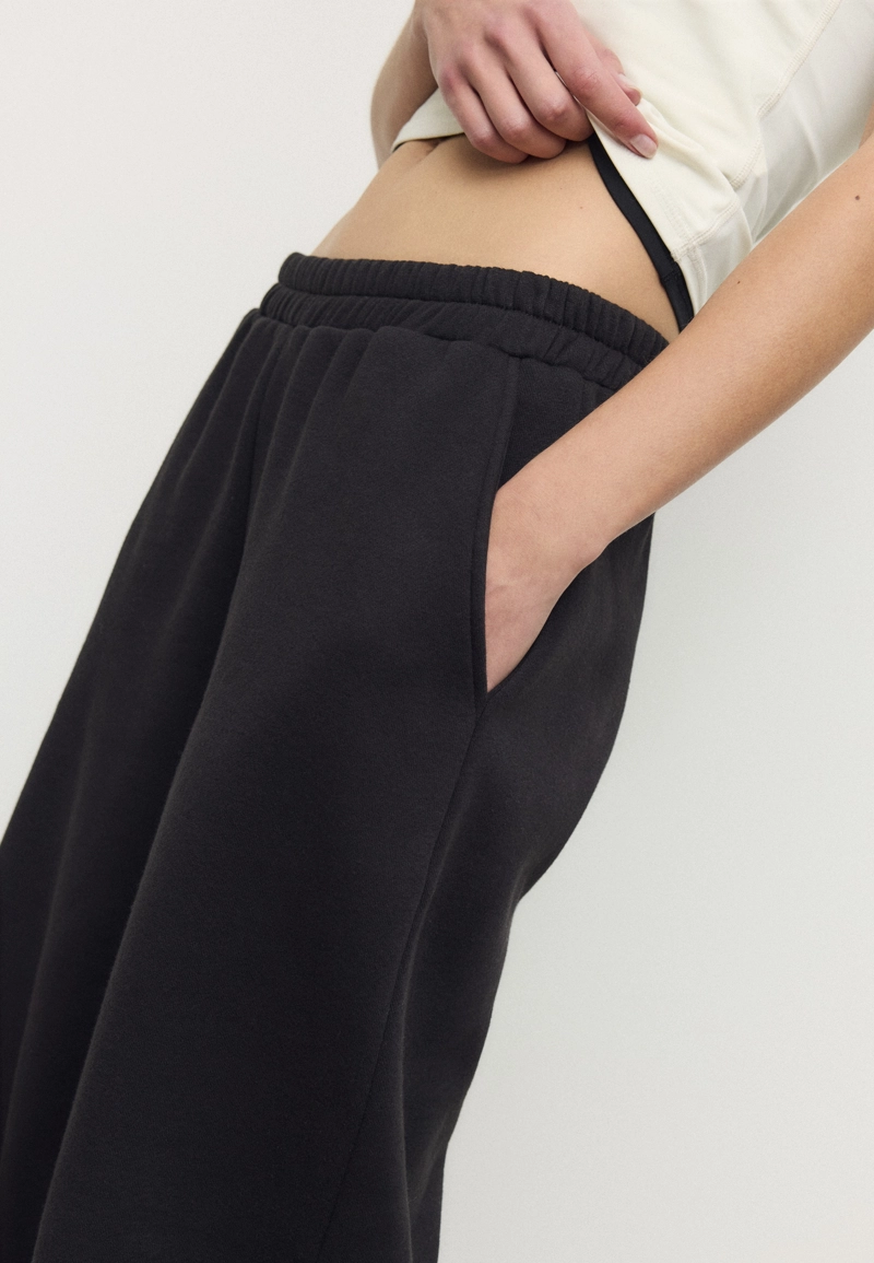 Брюки-джоггеры фасона «бойфренд»