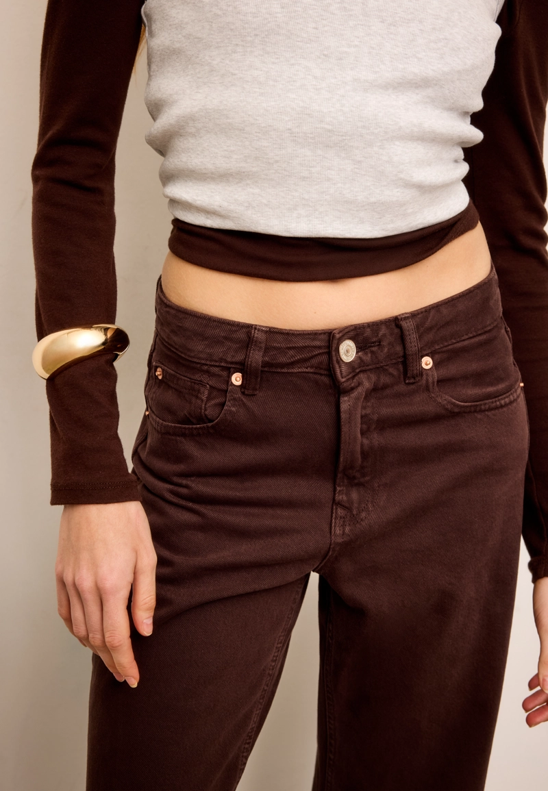 D92 Джинсы прямого широкого кроя