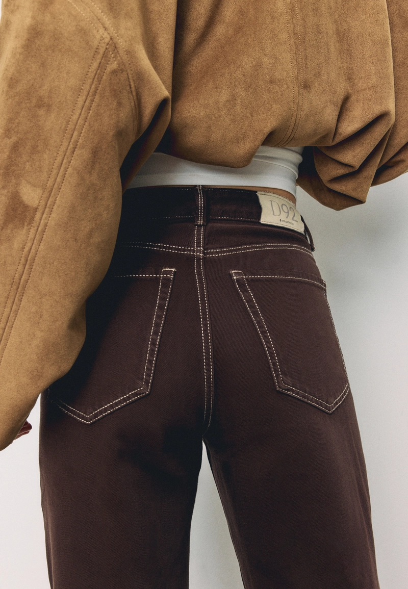 D92 Джинсы прямого широкого кроя