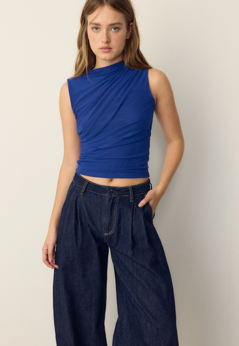 Футболка из присборенной полупрозрачной ткани