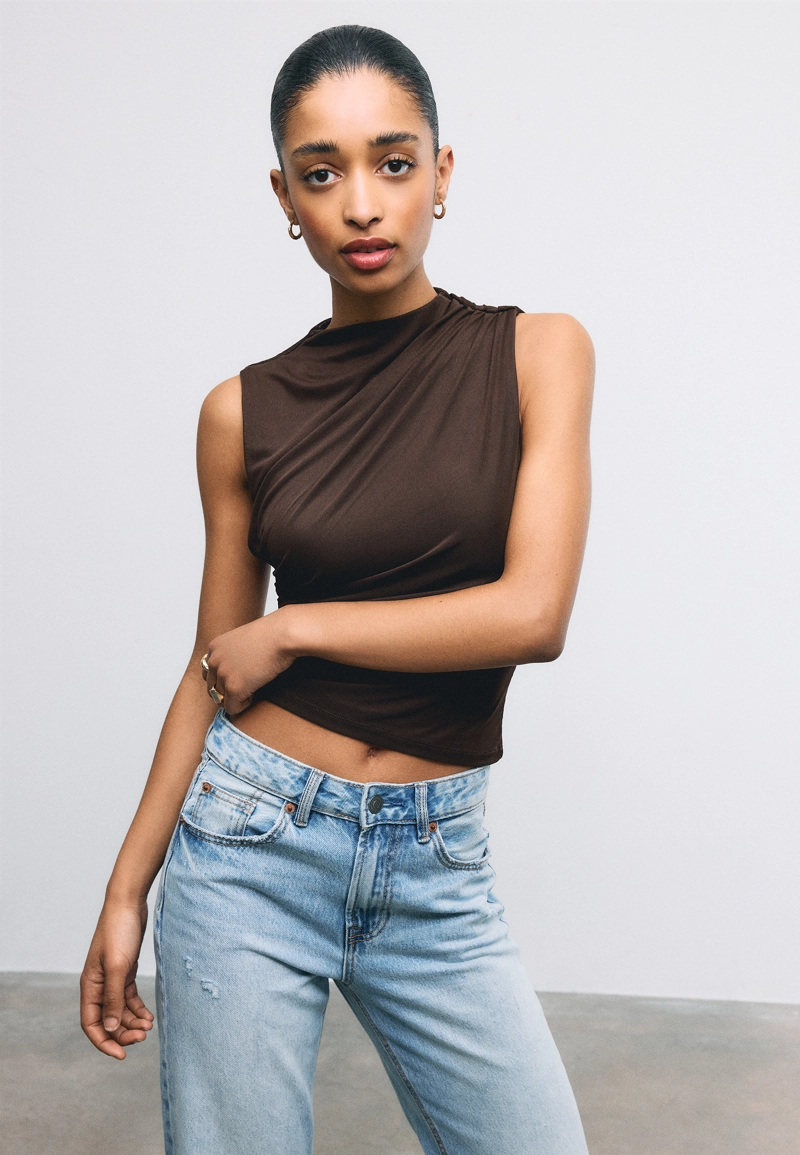 Футболка из присборенной полупрозрачной ткани