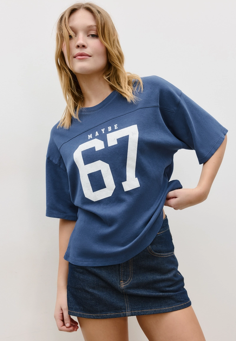 Футболка с короткими рукавами и графическим принтом