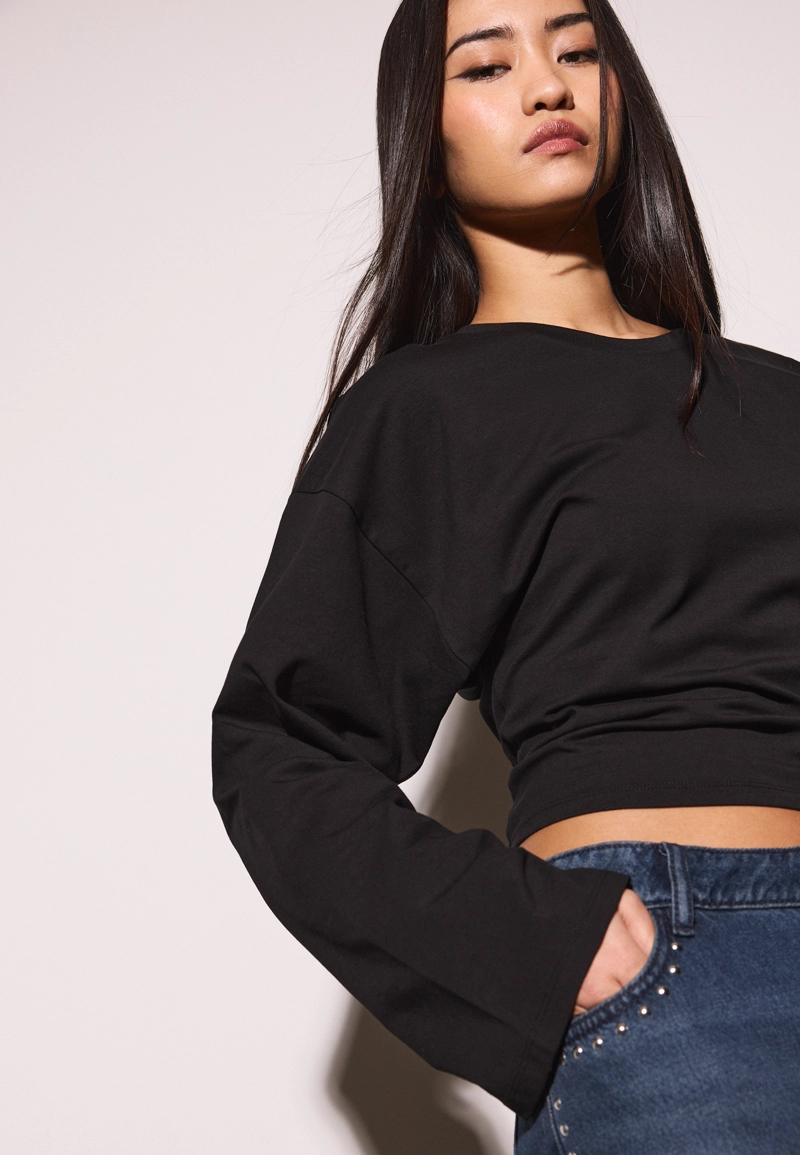 Футболка с рукавами в стиле кимоно