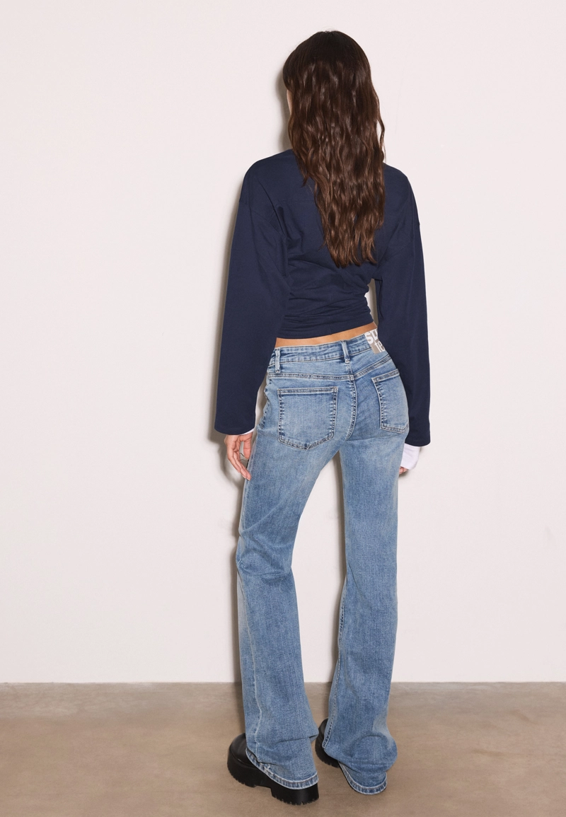 Джинсы клеш с низкой посадкой