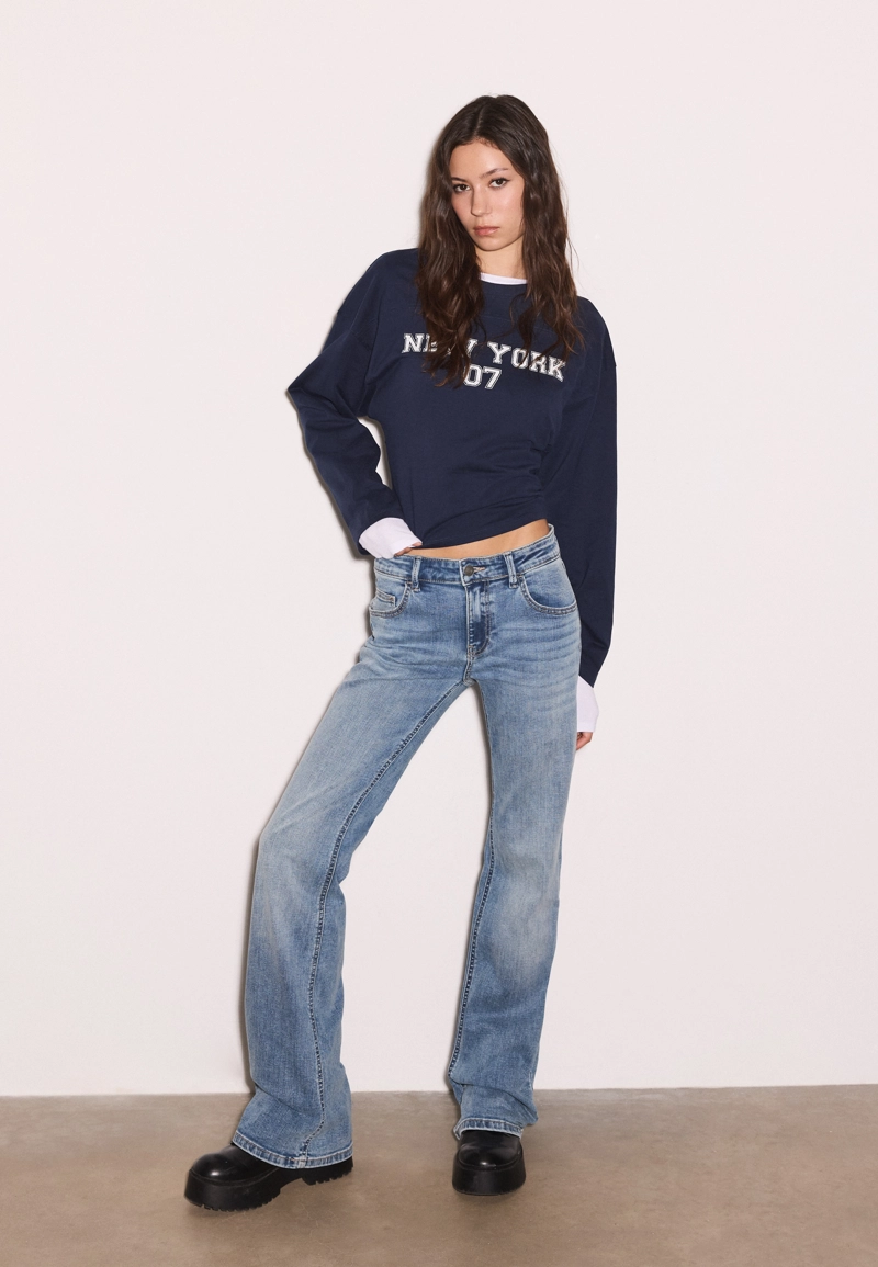 Джинсы клеш с низкой посадкой