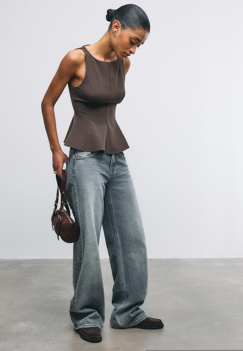 Топ без рукавов с баской