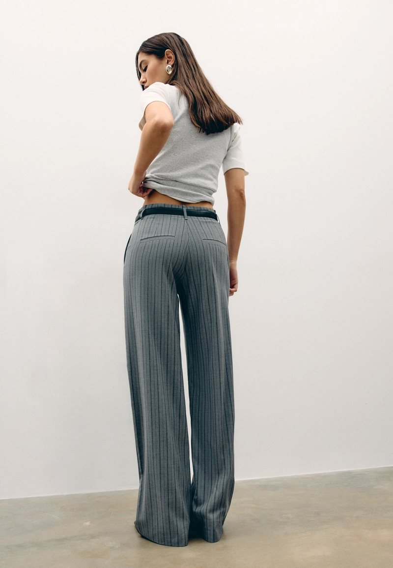 Прямые струящиеся брюки с поясом