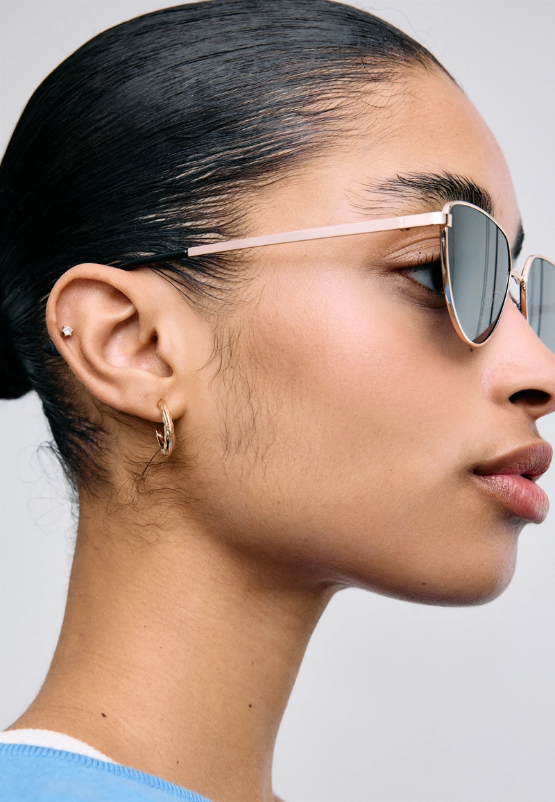 МЕТАЛЛИЧЕСКИЕ ОЧКИ С ПРЯМЫМ ВЕРХОМ