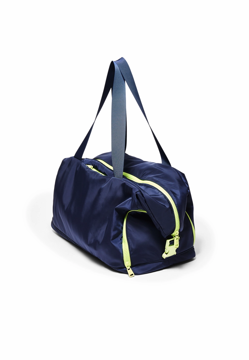 Сумка с контрастной отделкой