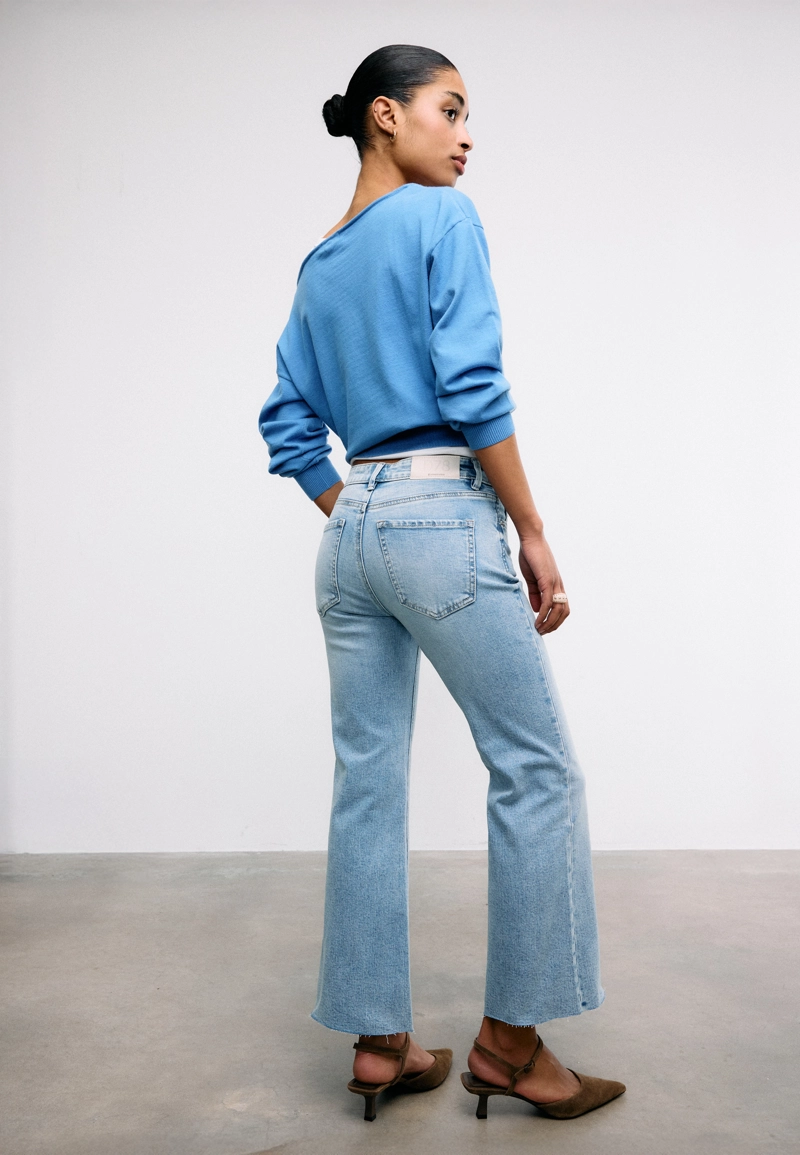 Укороченные джинсы клеш D78