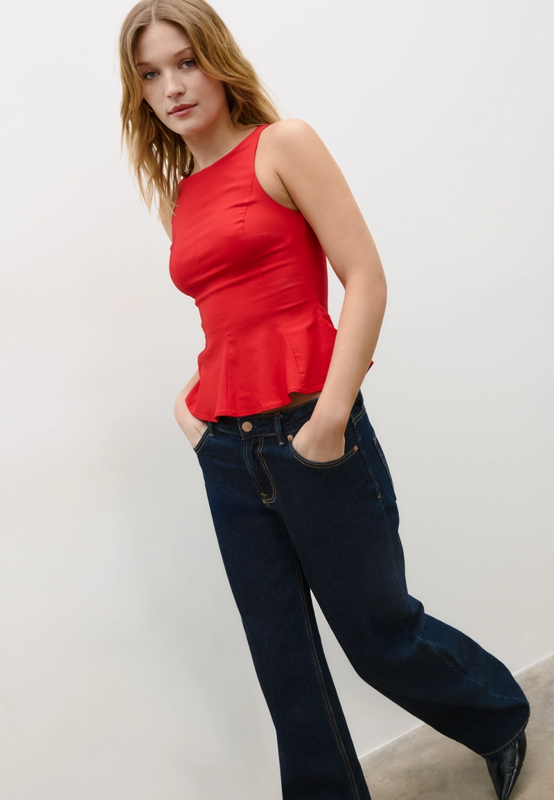 Топ без рукавов с баской