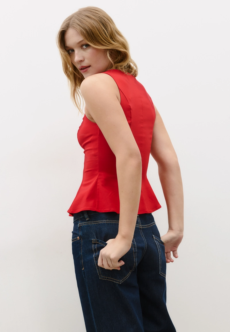 Топ без рукавов с баской